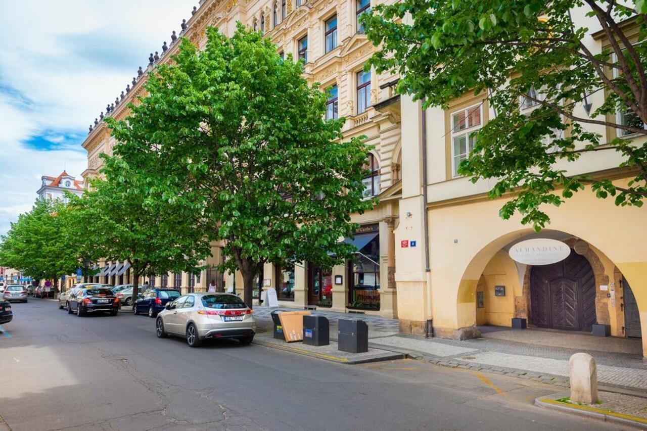 Apartments Almandine Прага Экстерьер фото